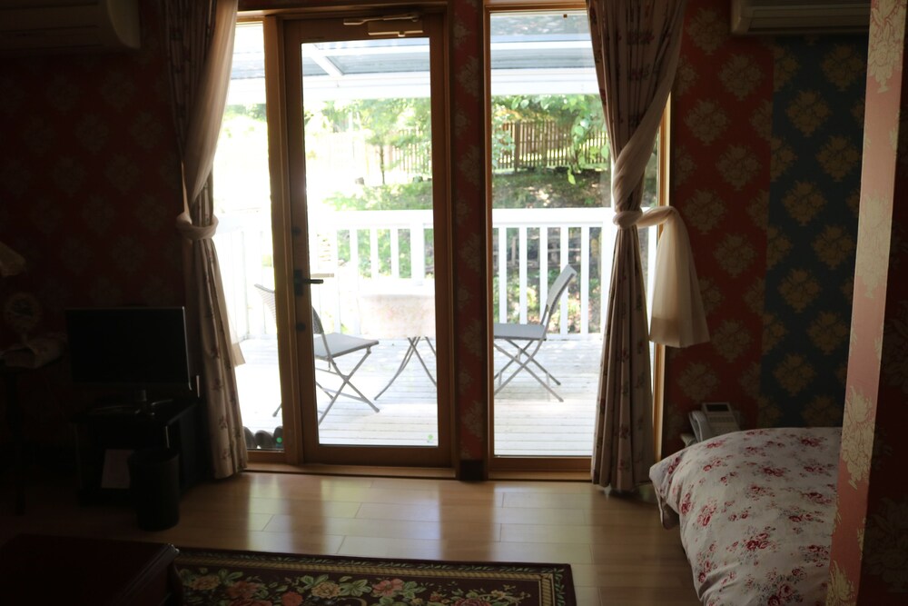 ペンション レストラン 異人館 霧島 の宿泊予約 ホテルズドットコム