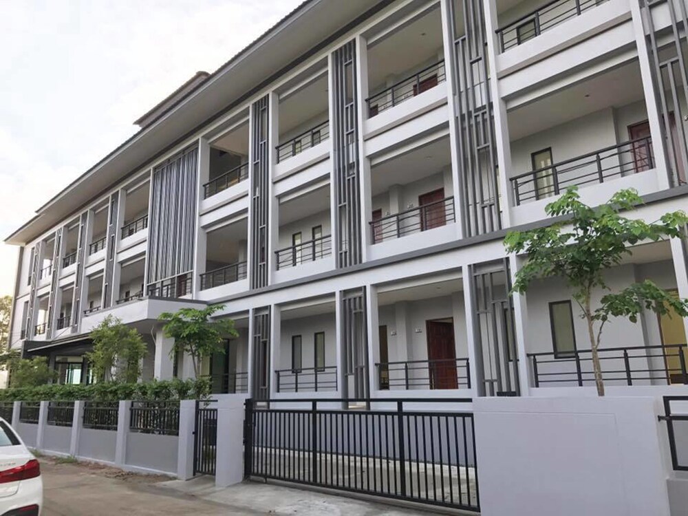 Parisa Place Hotel Roi Et Thailand S Parisa Place Hotel Roi Et
