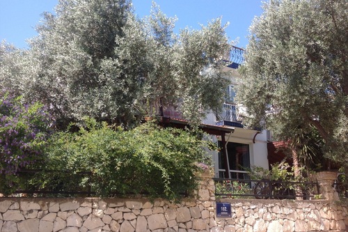 Beyaz Ev Pansiyon Seferihisar Hotels Com