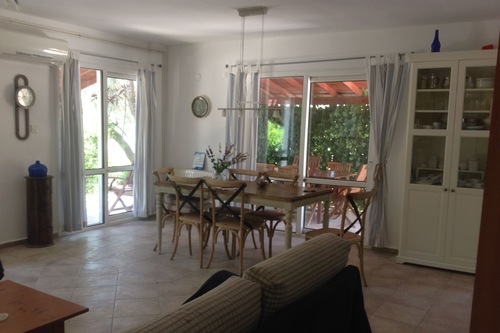 Beyaz Ev Pansiyon Seferihisar Hotels Com