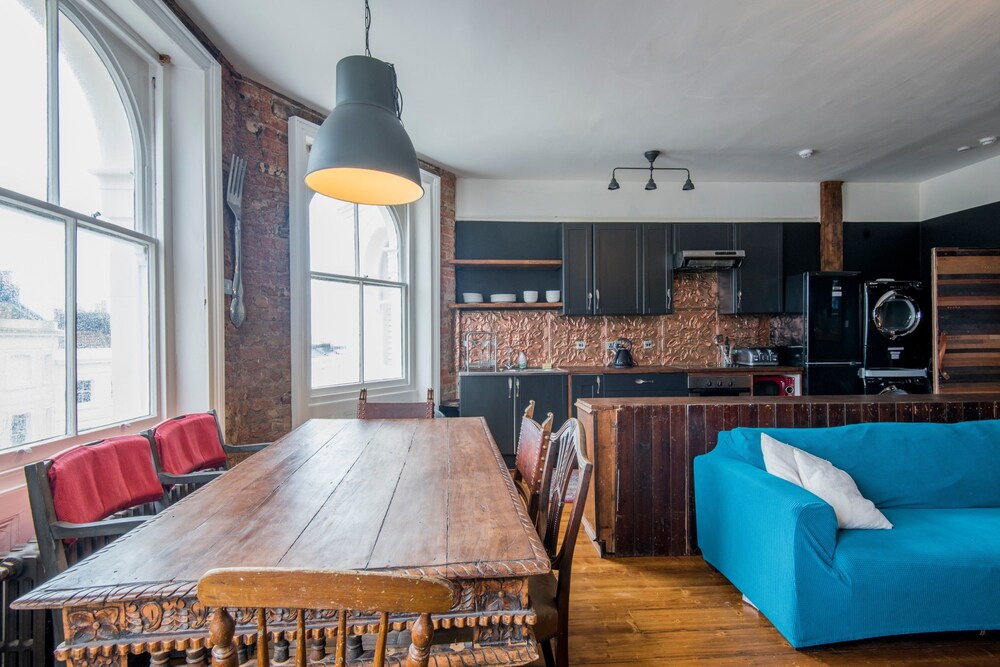 Book 4 Bedroom Georgian In Kemptown Brighton Hotels 4 Bedroom Georgian In Kemptown Brighton Room Dining