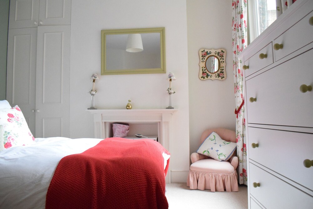 1 Bedroom Flat Near Battersea Park In London Book On Hotels 1 Bedroom Flat Near Battersea Park London