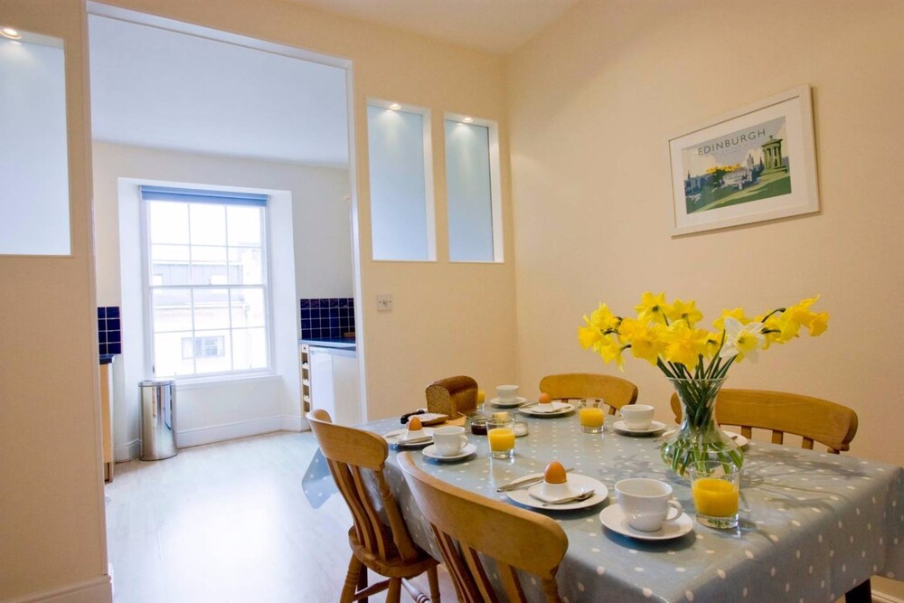 Stockbridge 2 Bedroom Apartment Edinburgh United Kingdom Stockbridge 2 Bedroom Apartment Edinburgh Bedrooms In Room