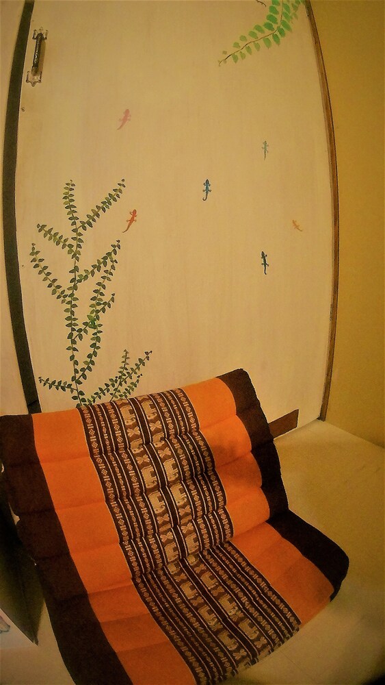 ゲストハウス なんで家ねん 本部 の宿泊予約 ホテルズドットコム