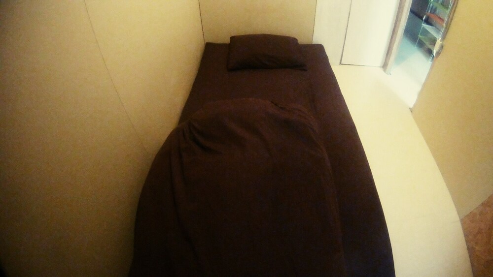 ゲストハウス なんで家ねん 本部 の宿泊予約 ホテルズドットコム