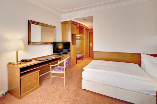 La Strada Hotel Kassel Germany Kassel Hotel Discounts Hotels Com