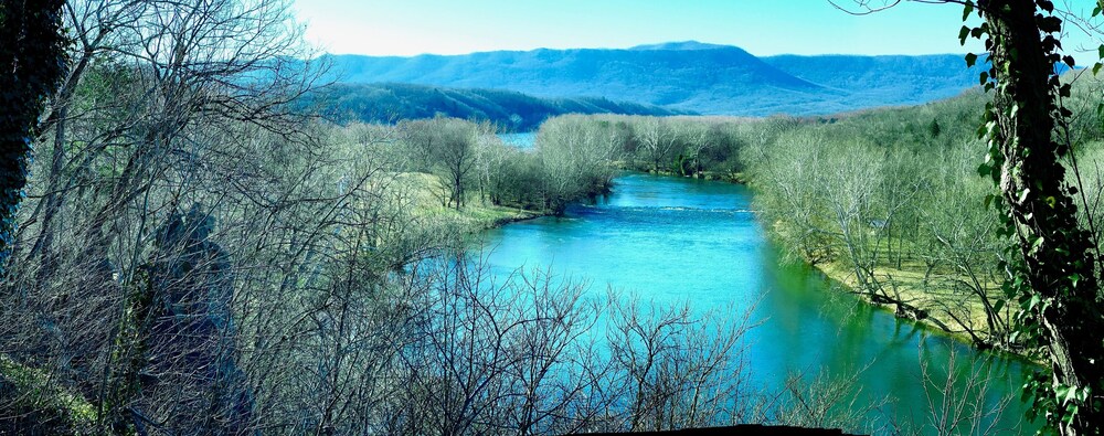 log cabin with a spectacular view of the shenandoah river and