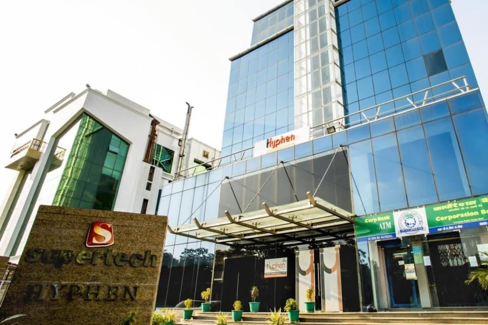 Hyphen Business Hotel Noida India S Hotels Hyphen Business Hotel Noida
