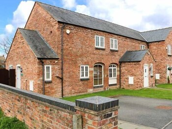 15 Closest Hotels To Hawarden Castle In Ewloe