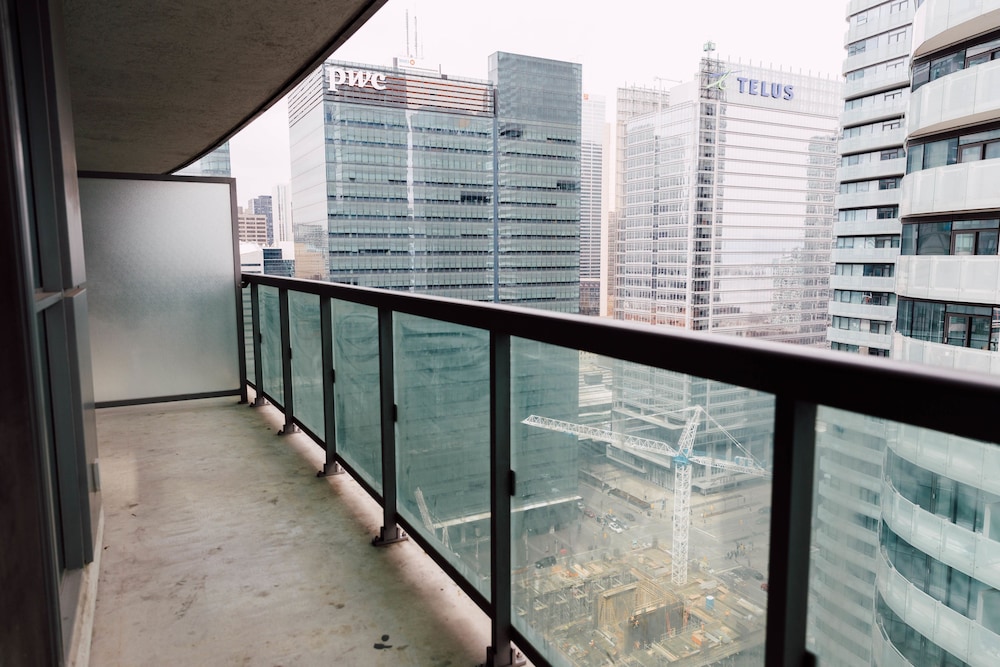 Hotels Australia Sarkar Suites Downtown Apartments Toronto Business Condo 1 Bedroom Non Smoking
