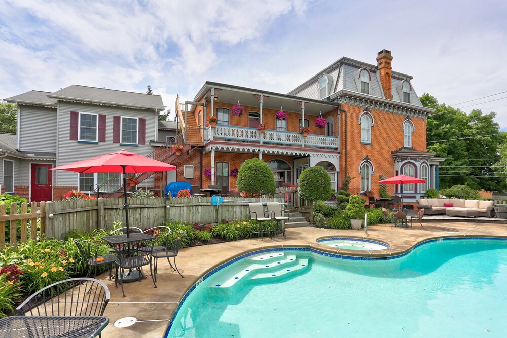 Book Greystone Manor Victorian Inn In Bird Hand Hotels Greystone Manor Victorian Inn Bird In Hand Outdoor Pool