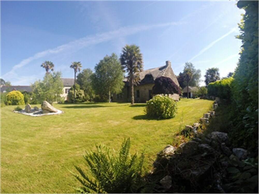 thatched house in concarneau 5km from the beach