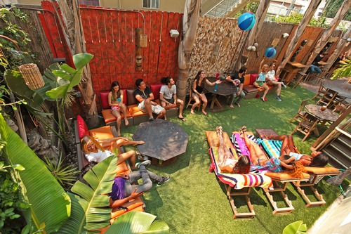 バナナ バンガロー ハリウッド ホテル ホステル ロサンゼルス の宿泊予約 ホテルズドットコム