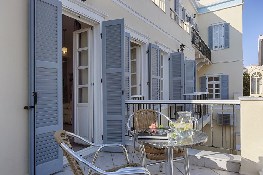 Antouanetta Apartments Syros Hotels Com