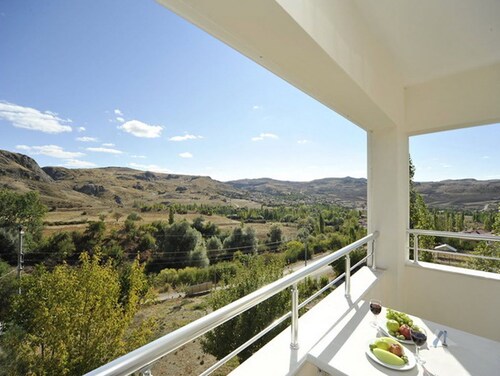 ボアズカレ ハットゥシャ 周辺のホテル 宿泊予約 格安ホテル予約 最安値検索 ホテルズドットコム