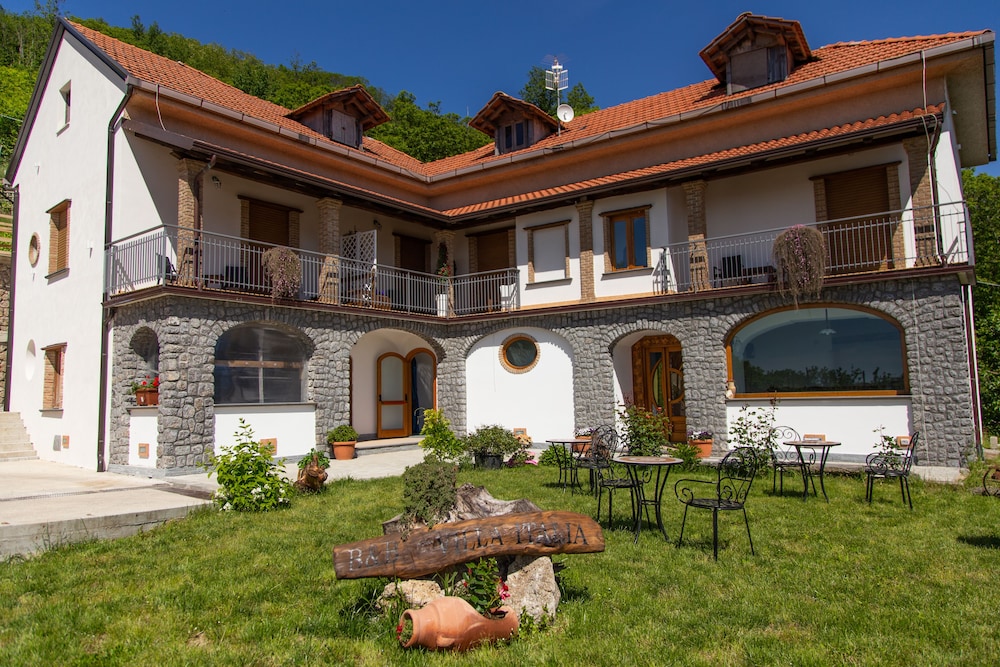 意大利别墅民宿, 阿杰罗拉