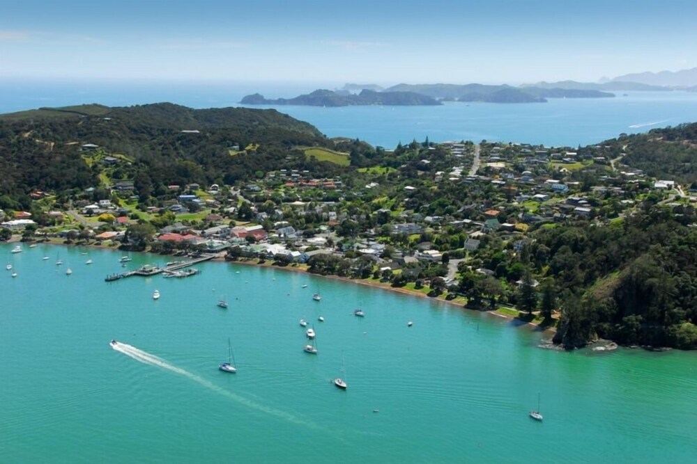 luxuriously appointed 5 star holiday home