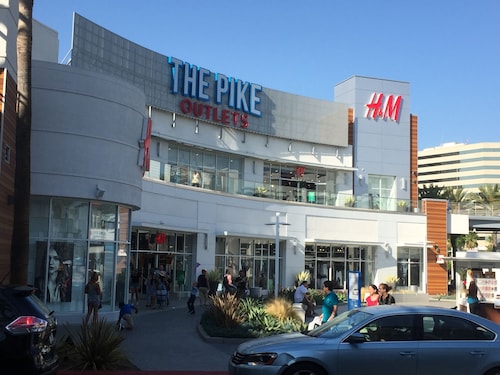 h&m pike outlets
