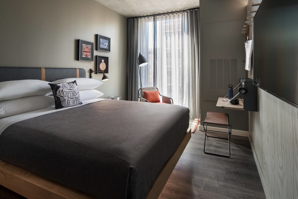 Book Moxy San Diego Downtowngaslamp Quarter In San Diego Hotelscom