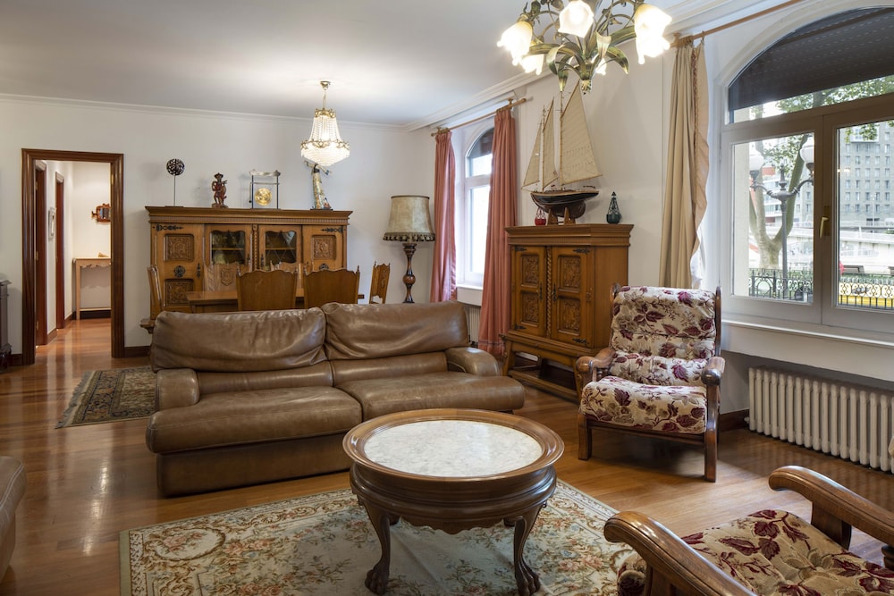 Volantin Apartment By Aston Wolf In Bilbao Book On Hotels Com Volantin Apartment By Aston Wolf Bilbao