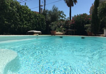 Picture of Apartment With one Bedroom in Antibes, With Pool Access, Enclosed Garden and Wifi - 1 km From the Beach in Antibes
