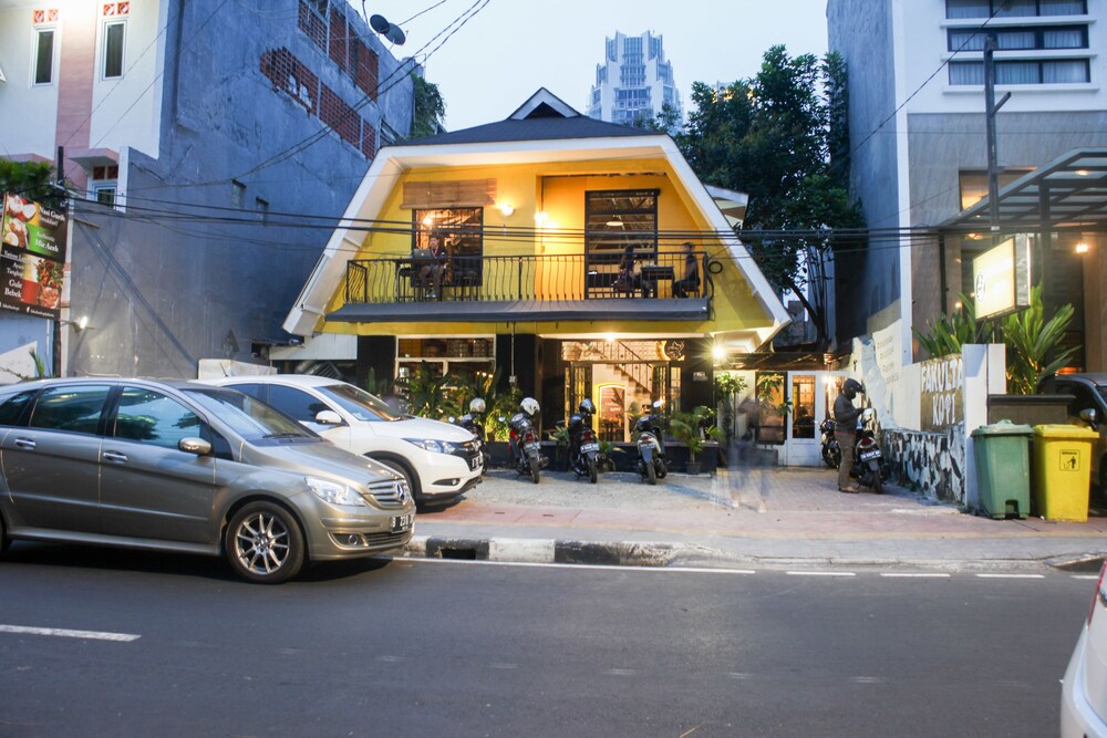 Book Literooms Setiabudi Sudirman in Jakarta  Hotels.com