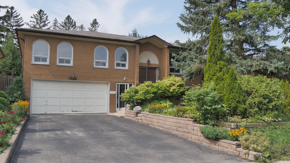 Book Applewood Hills Apartment In Mississauga Hotels Com