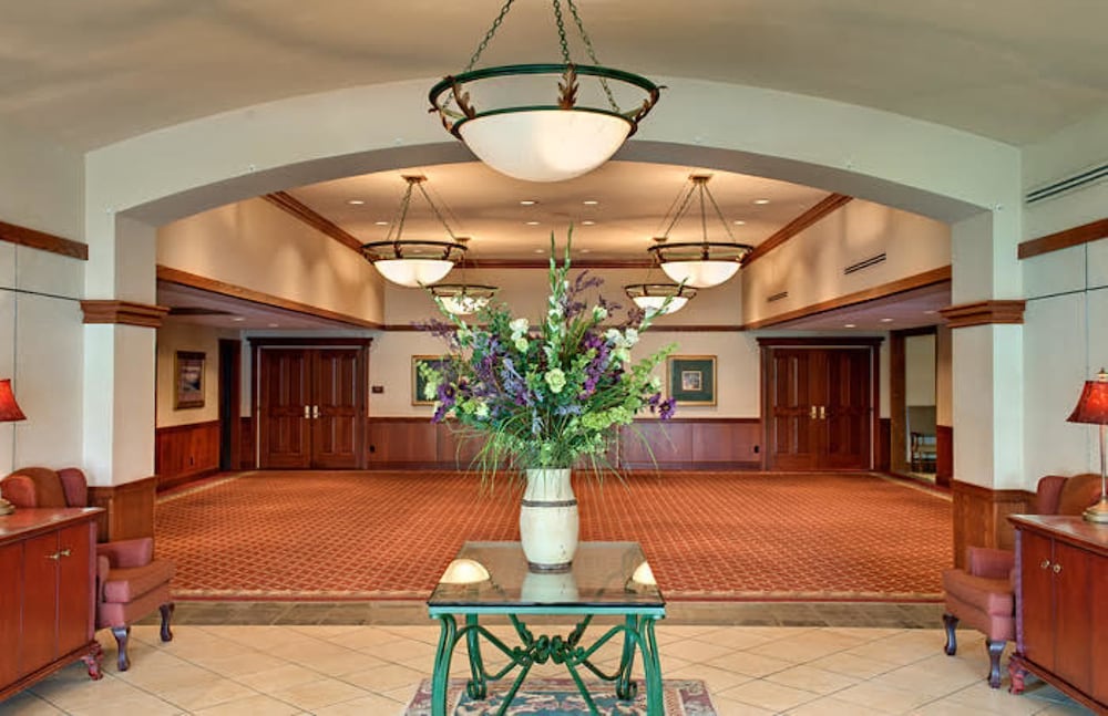 Book Highlander Hotel And Conference Center In Iowa City Hotels Highlander Hotel And Conference Center Iowa City