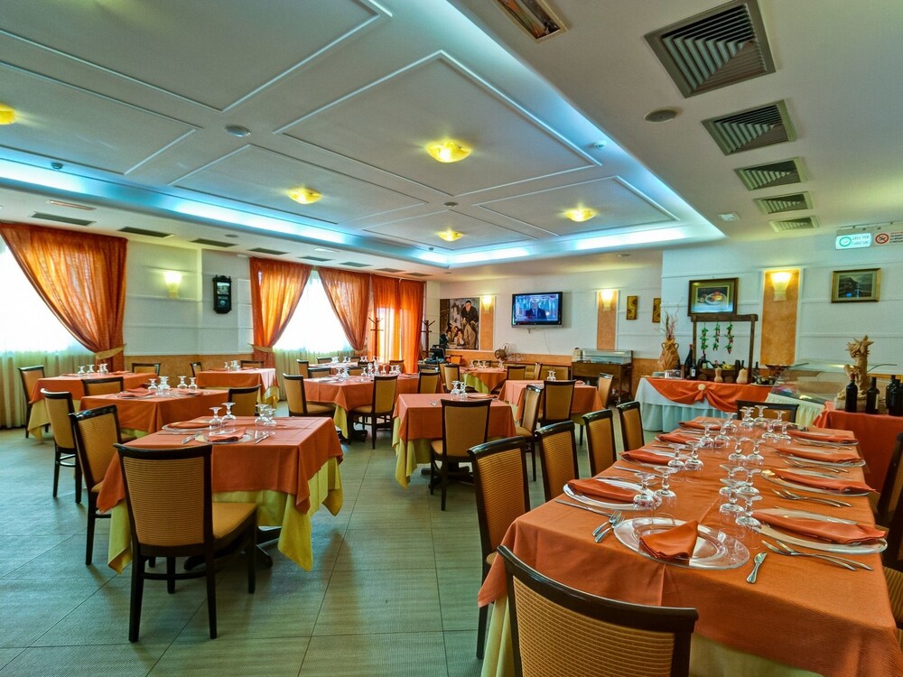 Book Hotel La Perla In Castel Volturno Hotels Com