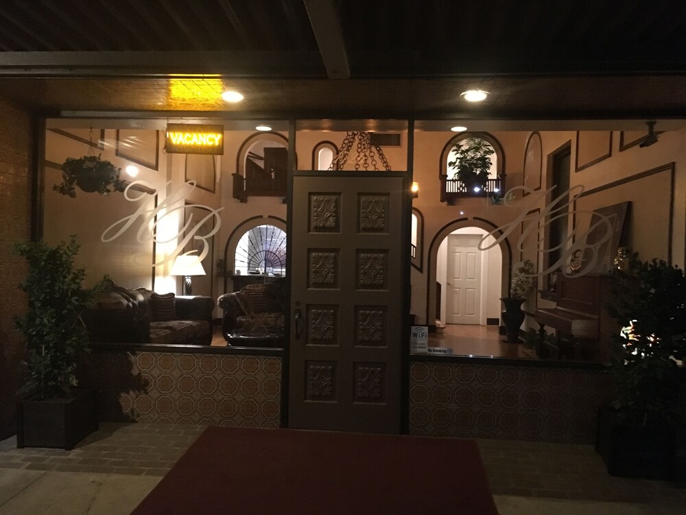 book hotel burgess in reedley hotels com