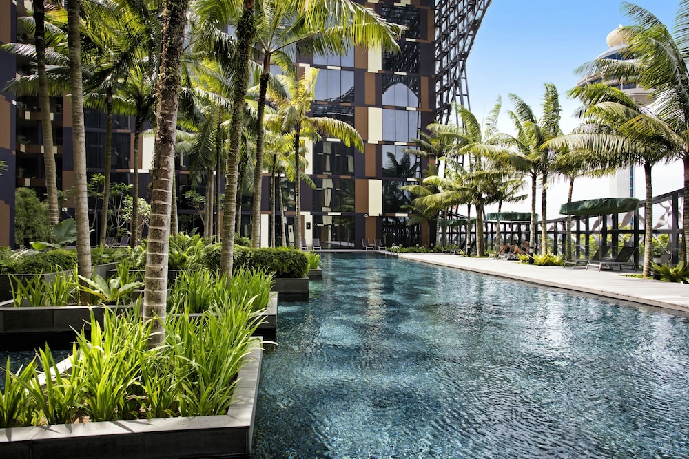 Book Crowne Plaza Changi Airport In Singapore Hotels Crowne Plaza Changi Airport Singapore Outdoor Pool