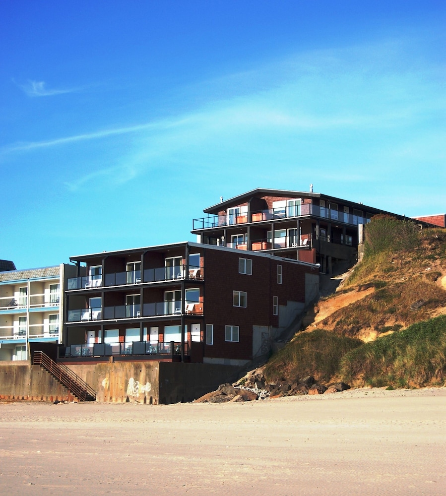 Book Beachfront Manor Hotel In Lincoln City Hotels Beachfront Manor Hotel Lincoln City Beach