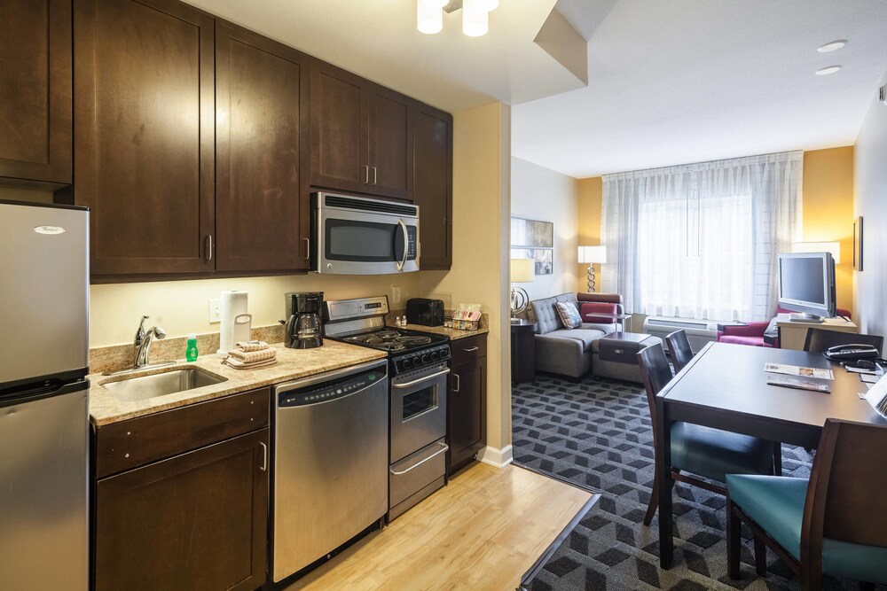 Book Towneplace Suites Marriott Jacksonville Butler Boulevard In Towneplace Suites Marriott Jacksonville Butler Boulevard Guest Room