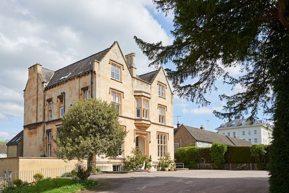 Book Cotswold Grange Hotel In Cheltenham Hotels Cotswold Grange Hotel Cheltenham