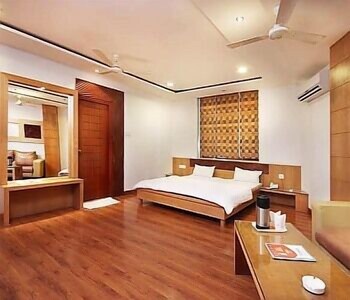 15 Closest Hotels To Iskcon Kanpur Sri Sri Radha Madhav Temple In Kanpur Hotels Com