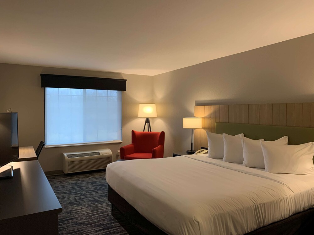 Book Country Inn Suites By Radisson Green Bay North Wi In Green Bay Hotelscom