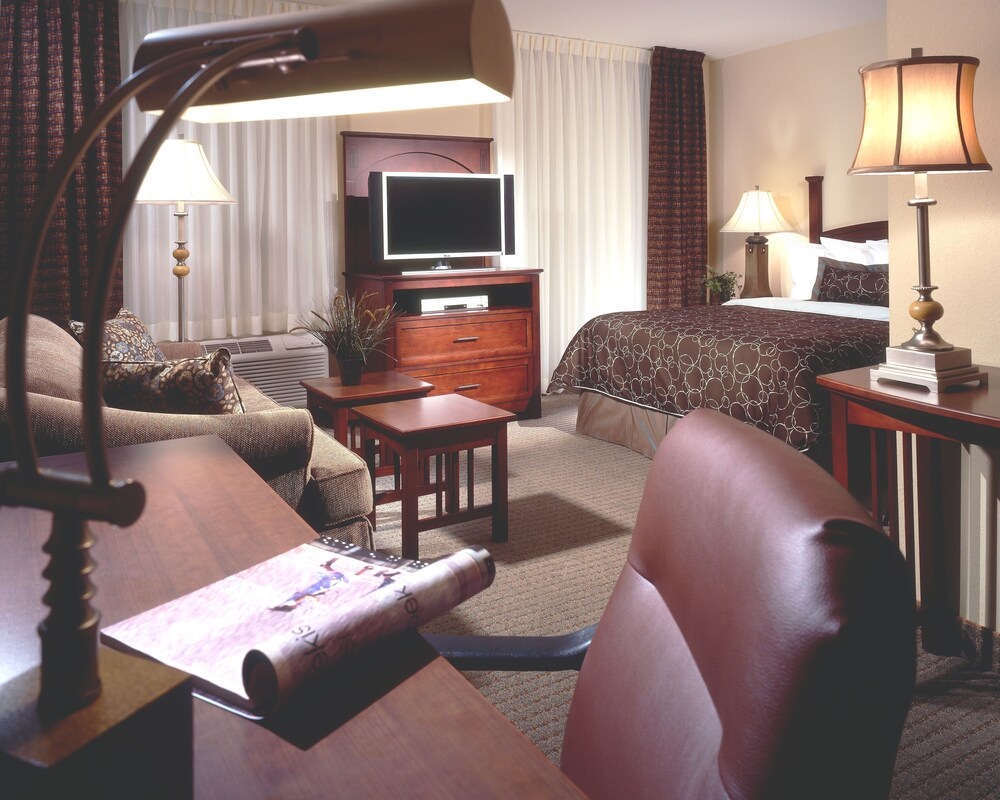 Book Staybridge Suites Milwaukee Airport South In Franklin Hotels Staybridge Suites Milwaukee Airport South Franklin
