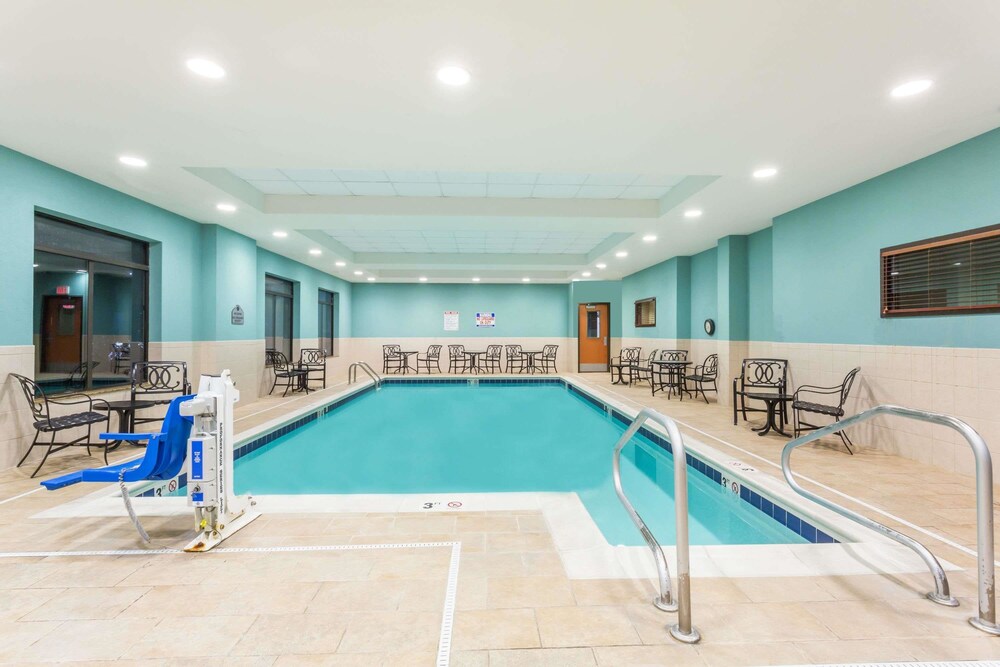Book Wingate By Wyndham Richmond Short Pump In Hotels Pool