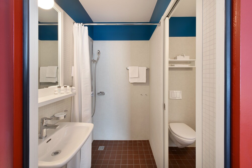 Hotel Im Schlosspark In Binningen Hotels Com