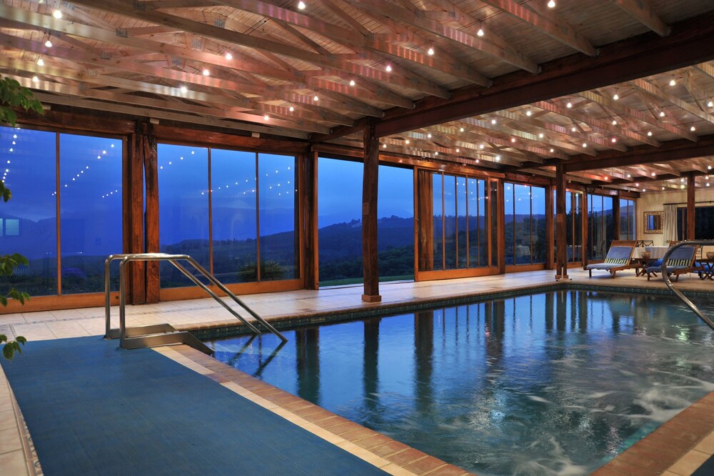 hotels in hastings ne with indoor pool