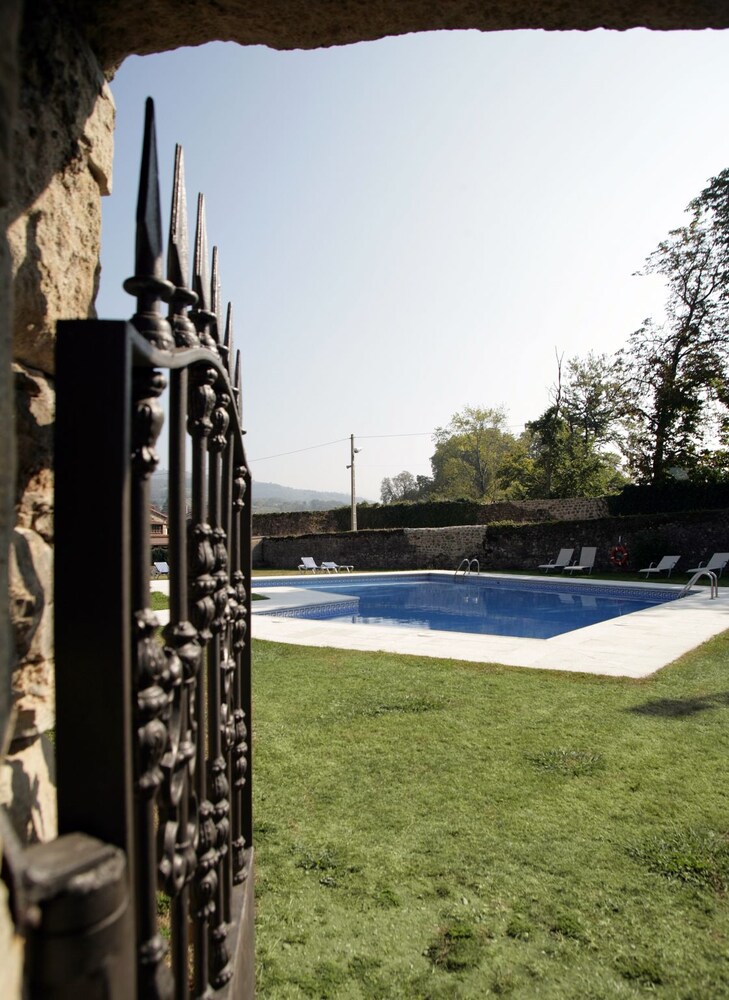 Cason De La Marquesa Arenas De Iguna Hotels Com