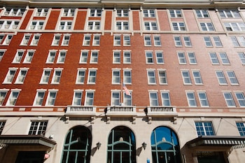 15 Closest Hotels To Grand Harbor Resort And Waterpark In Dubuque 15 Closest Hotels To Grand Harbor Resort And Waterpark In Dubuque