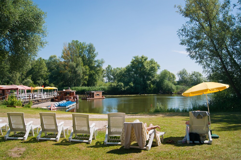 Romantisches Hotel Am See Brandenburg Seehotel Brandenburg an der Havel in Beetzsee – Hotels.com