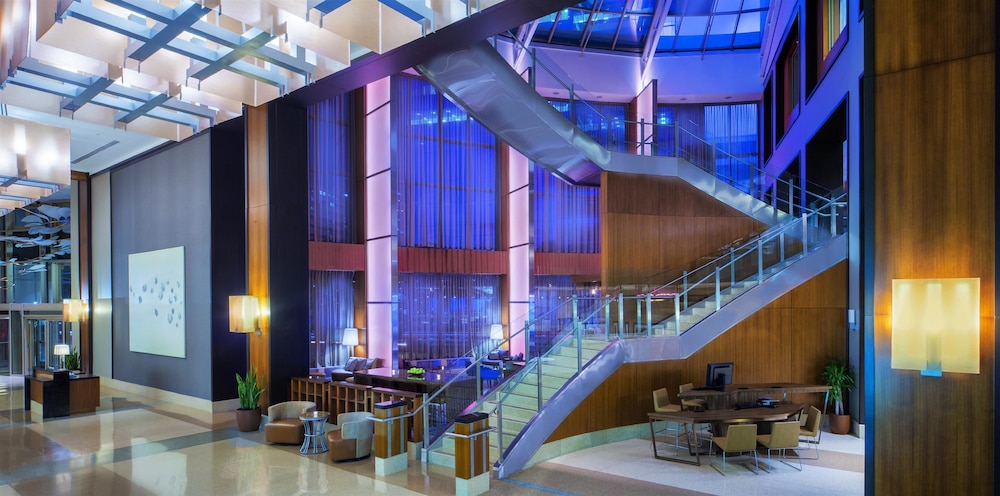 Book The Westin Jersey City Newport In Hotels The Westin Jersey City Newport Lobby
