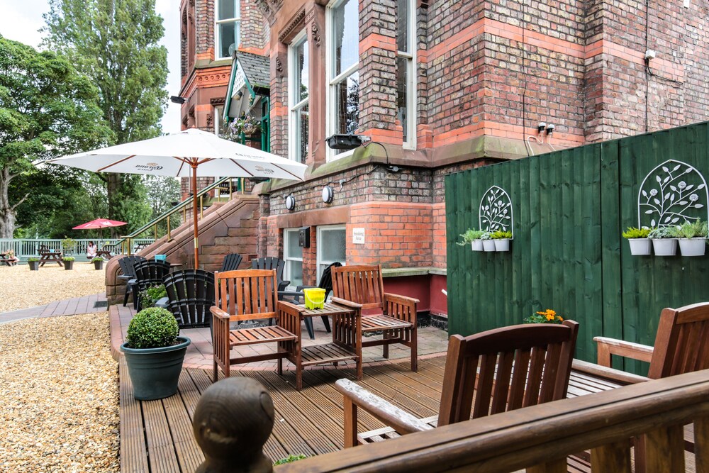 Book Sefton Park Hotel in Liverpool