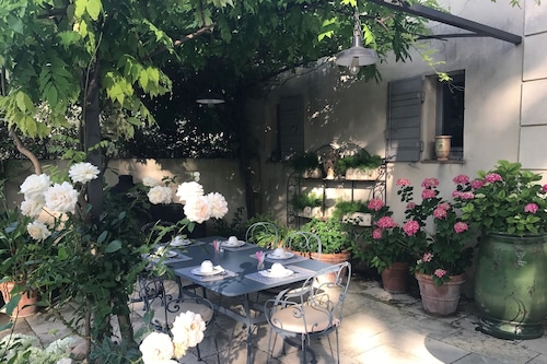 Book Hotel La Bastide De Boulbon In Boulbon Hotels Com