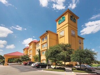 Picture of La Quinta Inn & Suites San Antonio Northwest in San Antonio