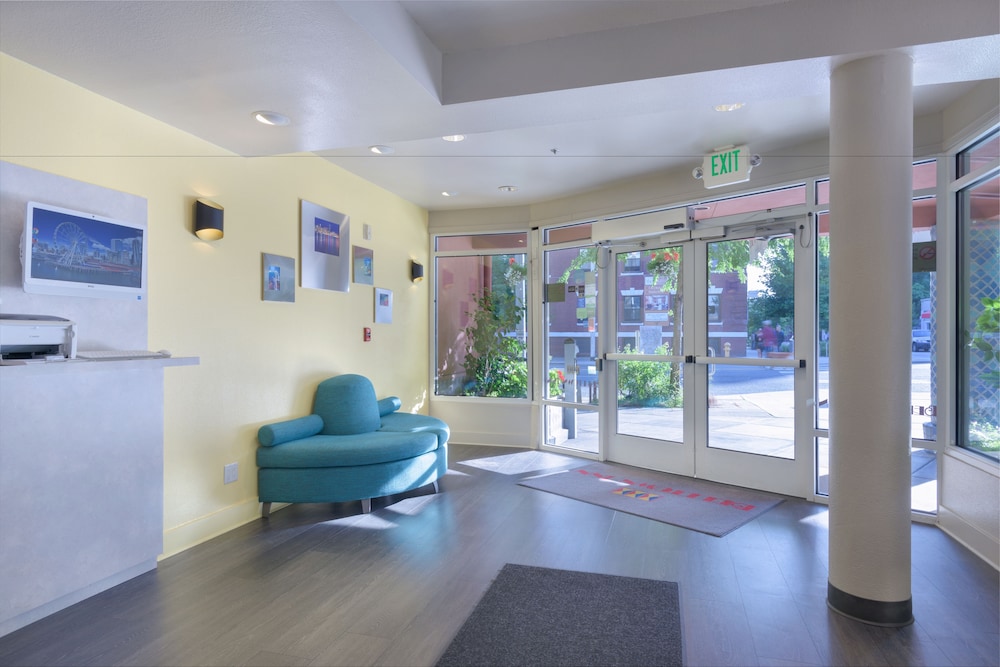 Book The Belltown Inn In Seattle Hotels The Belltown Inn Seattle Interior Entrance