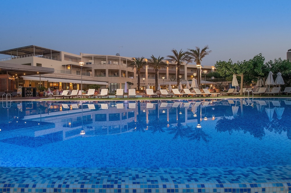 Book Cretan Dream Royal Hotel In Chania Hotels Cretan Dream Royal Hotel Chania Pool