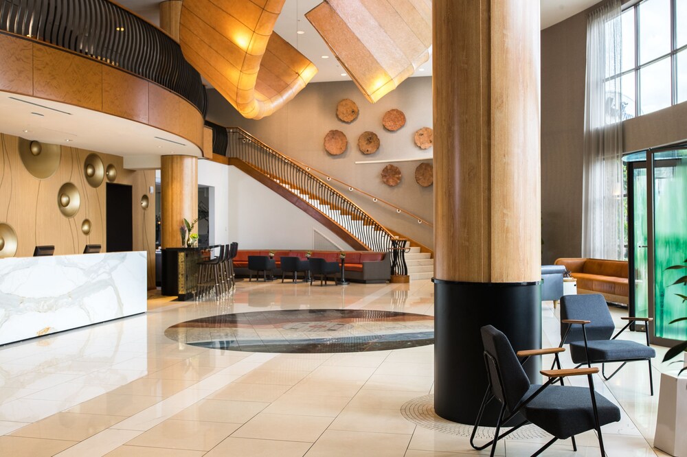 Book Renaissance Raleigh North Hills Hotel In Hotels Renaissance Raleigh North Hills Hotel Interior Entrance